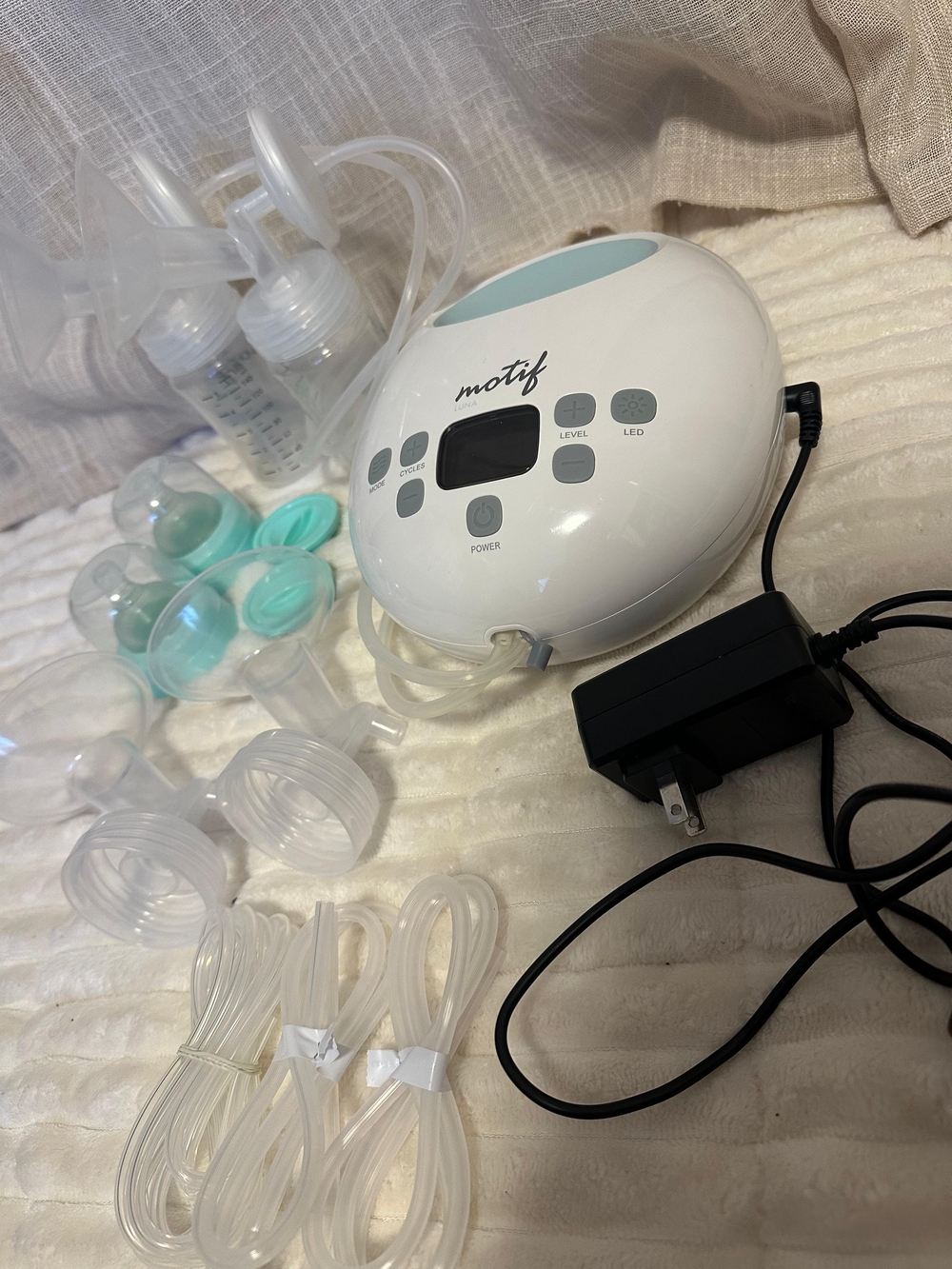 Motif Medical White & Mint Double Electric Breast Pump with Accessories